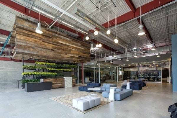 Ánh sáng văn phòng tác động tới sức khỏe và hiệu suất làm việc như thế nào?